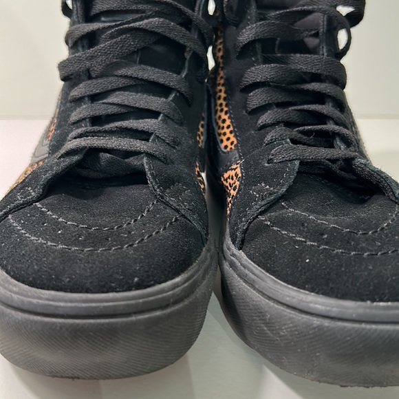 Vans off The Wall Vans | size Women 7 high tops. leopard print, like new - Picture 5 of 8